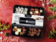 Mieszanka orzechów , cena 17,99 PLN za 300g/1 opak., 1kg=59,97 PLN.