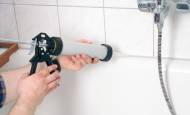 Pistolet do silikonu Powerfix, cena 14,99 PLN za 1 opak. 
- ...