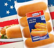 Bułki do hot-dogów , cena 3,29 PLN za 250 g/1 opak. 
- Aż ...