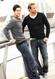 Sweter z dzianiny Livergy, cena 29,99 PLN za 1 szt. 
- klasyczny ...
