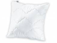 Poduszka 40 x 40 cm Meradiso, cena 12,99 PLN za 1 szt. 
- miękkie ...