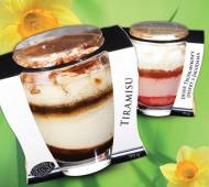 Deser truskawkowy lub tiramisu , cena 6,66 PLN za 95 g/1 opak. ...