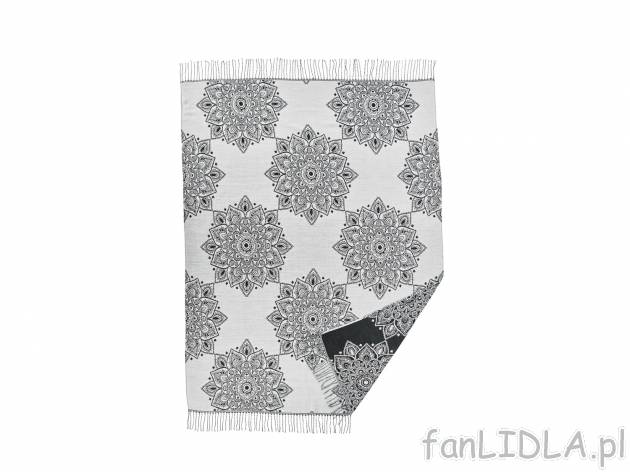 Pled dwustronny 130 x 170 cm w cenie 44,99 zł. Czarno-biały pled w 4 różnych wzorach.