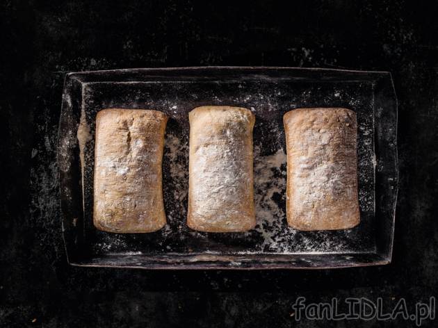Ciabatta , cena 0,49 PLN za 90 g/1 szt., 100g=0,54 PLN.