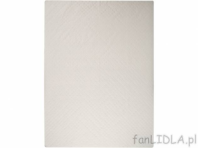 Narzuta 210 x 280 cm , cena 59,00 PLN 
- eleganckie pikowanie
- wyjątkowy dodatek ...