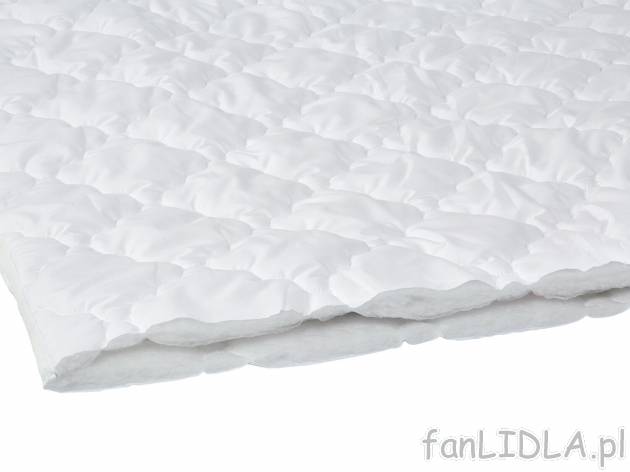 Podwójna kołdra pikowana , cena 89,90 PLN 
160 X 200 CM 
- połączenie 2 pikowanych ...
