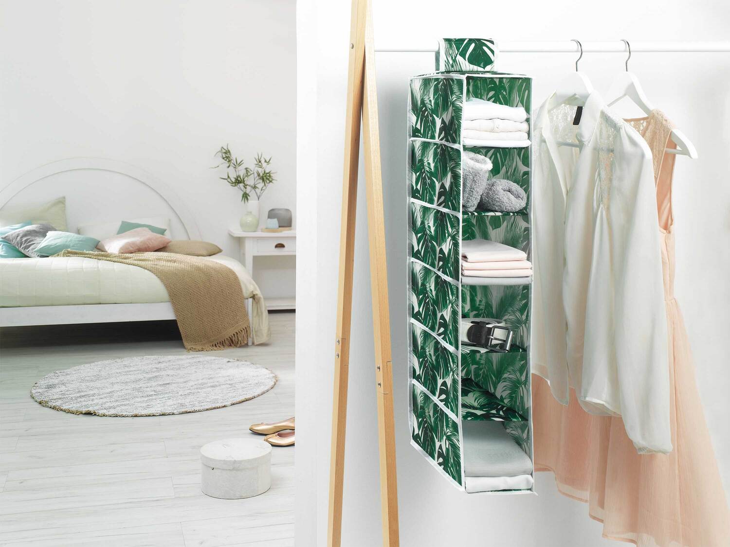 Organizer wiszący Livarno, cena 17,99 PLN
- 14 x 28 x 82 cm (szer. x gł. x wys.)
Opis ...