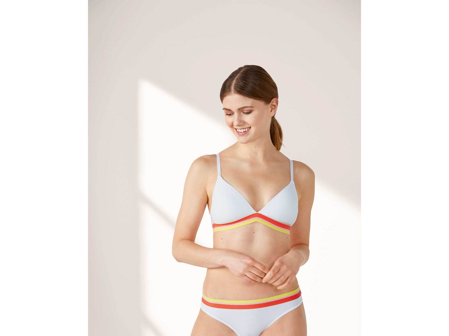 Biustonosz Esmara Lingerie, cena 17,99 PLN
- rozmiary: 75B, 80B, 85B, 85C
- idealny ...