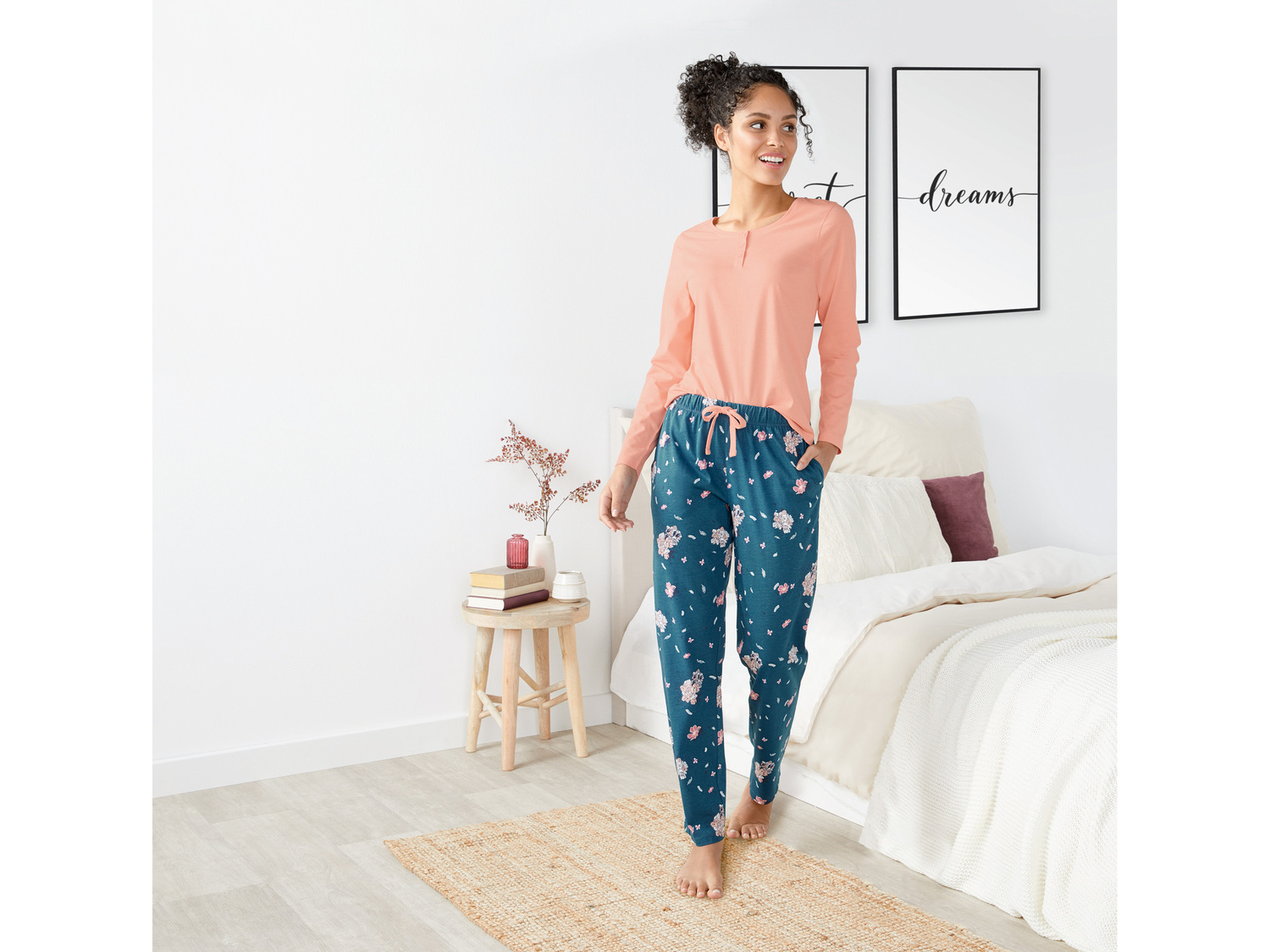 Piżama damska Esmara Lingerie, cena 29,99 PLN
- rozmiary: XS-L
- 100% bawełny
- ...