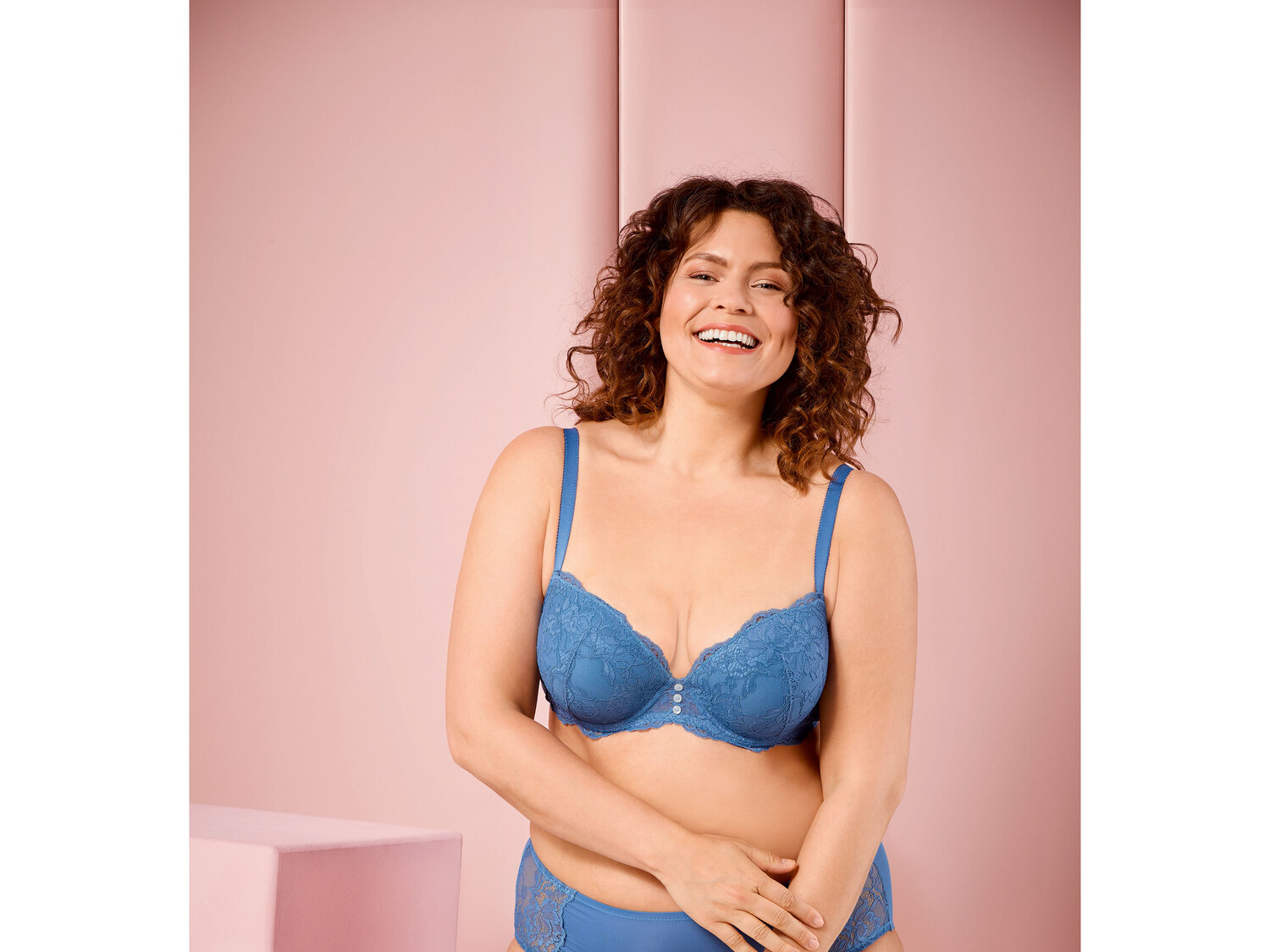Biustonosz Esmara Lingerie, cena 24,99 PLN
- rozmiary: 85C, 85D, 90C, 90D
Dostępne ...