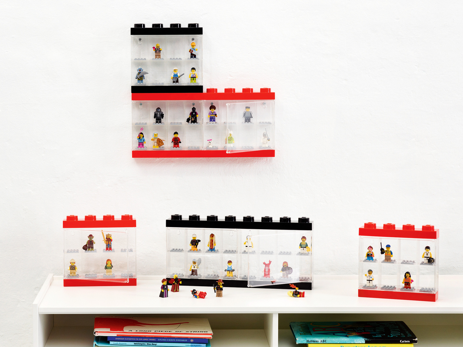 Klocki Lego 4065 Lego, cena 49,99 PLN
- gablotka na 8 minifigurek
Opis
