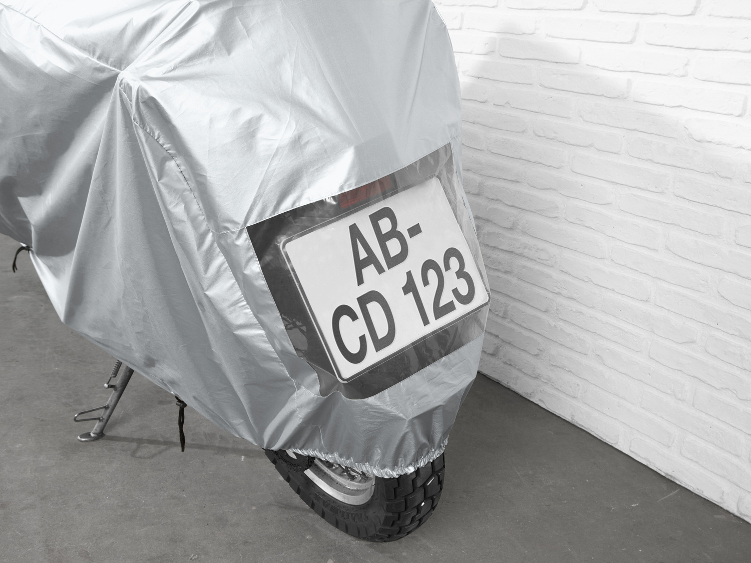 Pokrowiec na motocykl Crivit, cena 25,00 PLN
różne rozmiary
- nieprzepuszczający ...