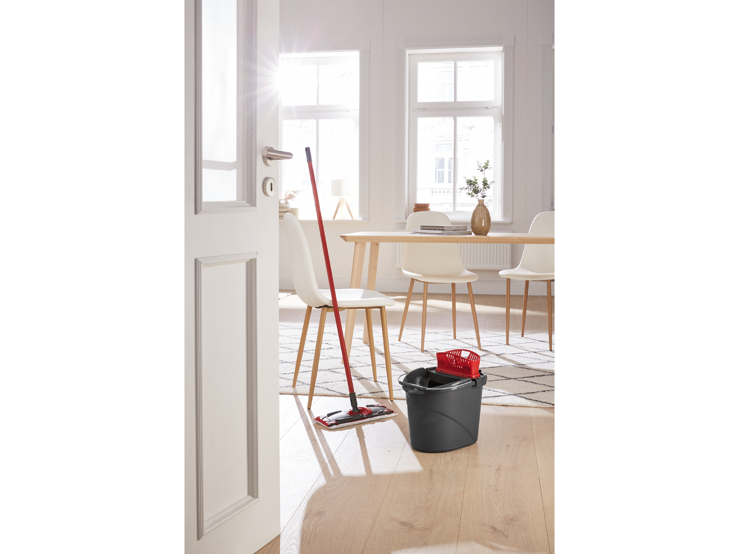 VILEDA zestaw ULTRAMAX - mop płaski z wiadrem Vileda, cena 79,90 PLN
- do wszystkich ...