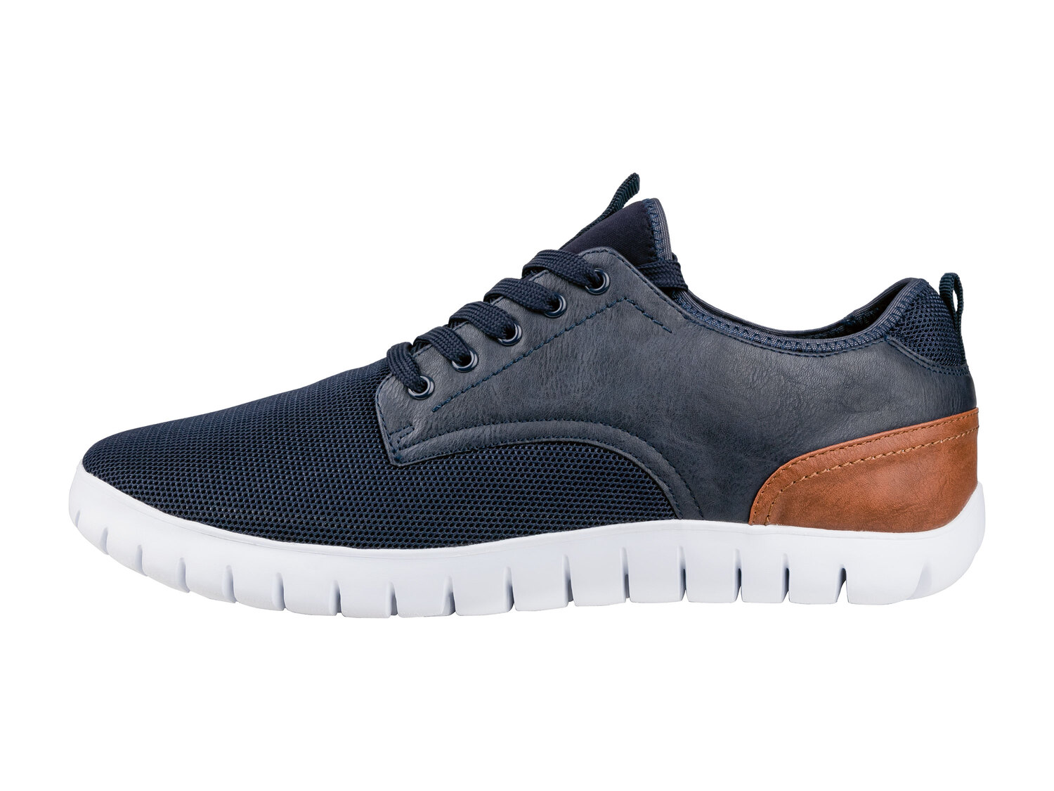 Buty męskie , cena 69,90 PLN
- rozmiary: 42-46
- wysoki komfort chodzenia
- ...