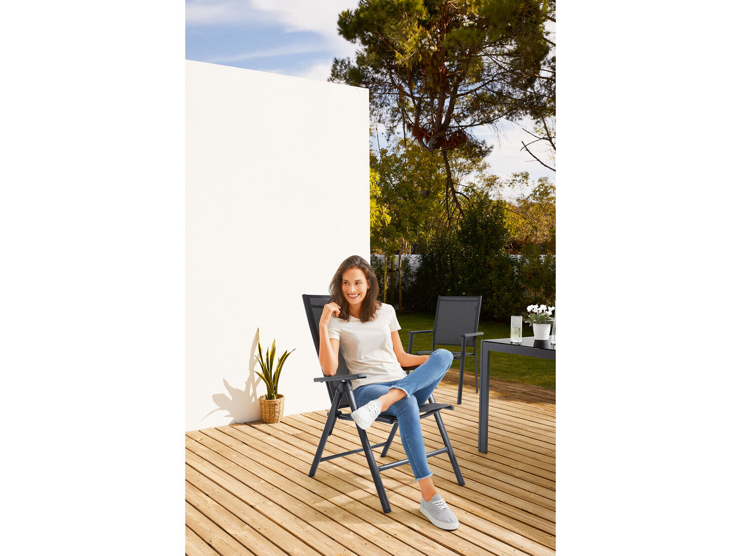 Krzesło aluminiowe , cena 119,00 PLN
- 61 x 99 x 66 cm (szer. x wys. x gł.)
- ...