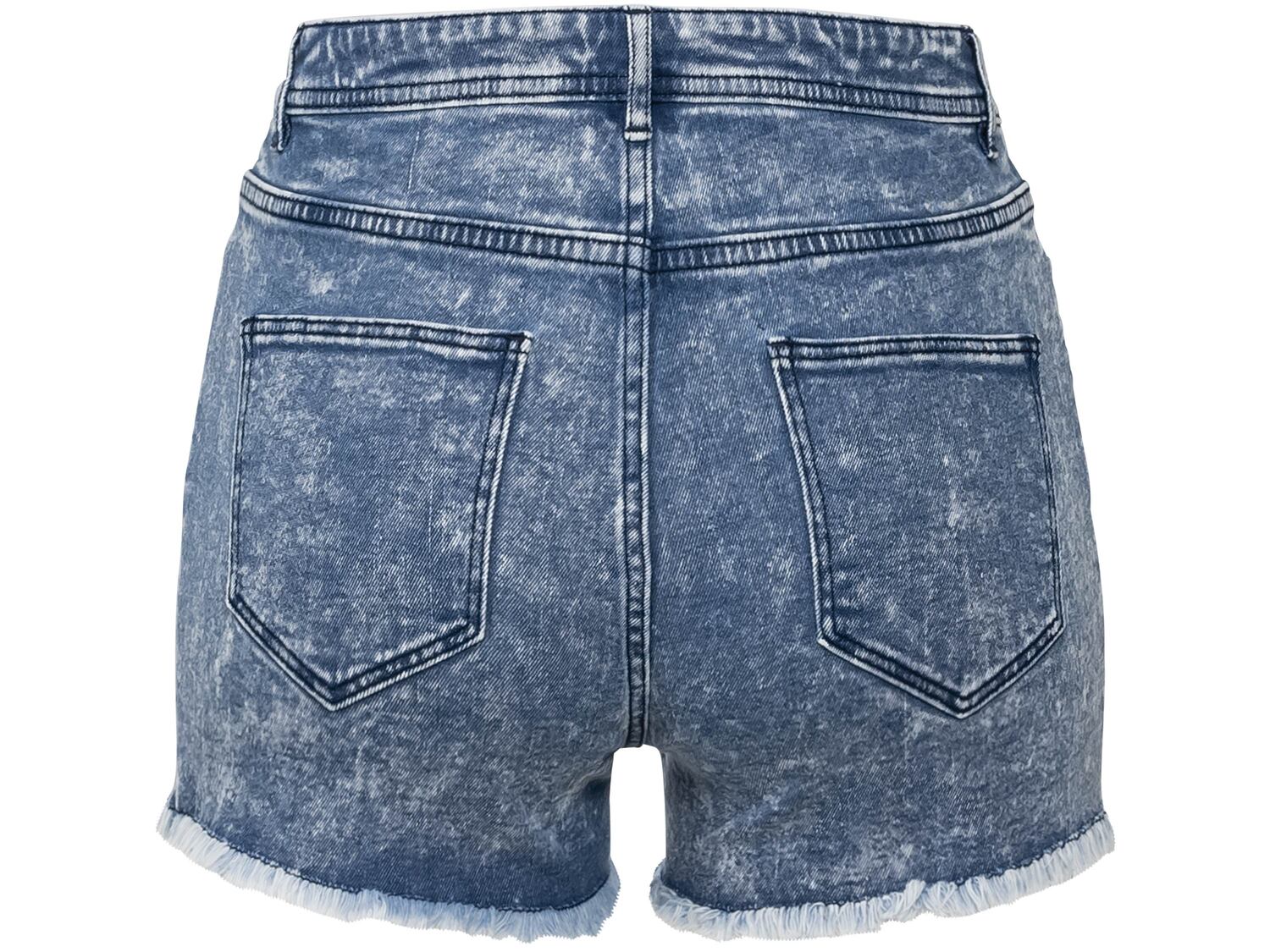Szorty jeansowe damskie Esmara, cena 29,99 PLN
- 98% bawełny, 2% elastanu (LYCRA®)
- ...