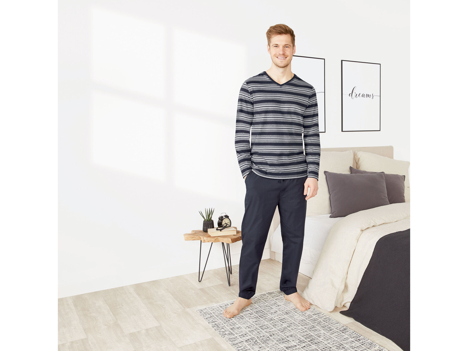 Piżama męska , cena 34,99 PLN
- rozmiary: M-XL
- 100% bawełny
Dostępne rozmiary
Opis
- ...