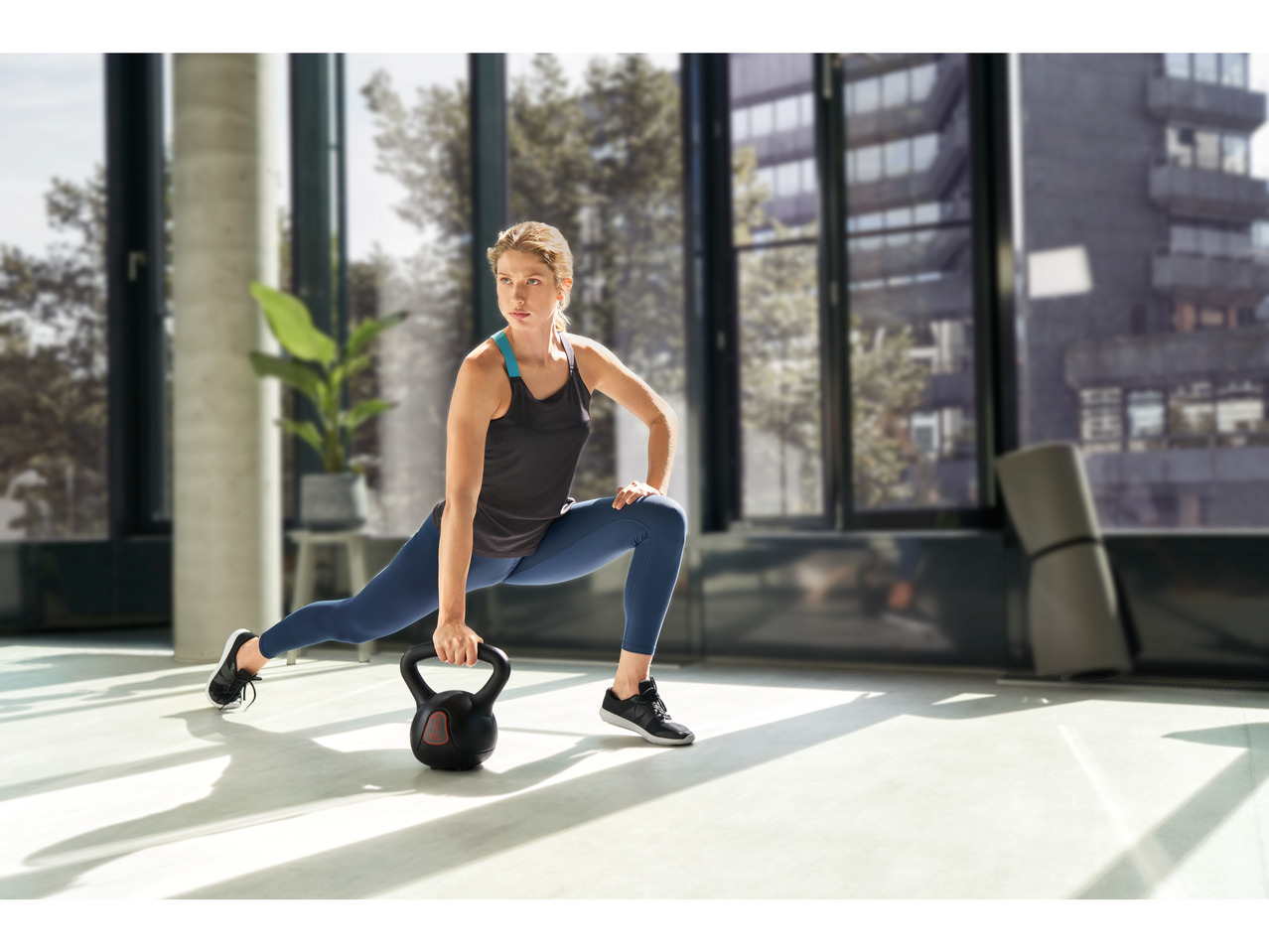 CRIVIT® Kettlebell 8 kg , cena 54,9 PLN
- płaski spód z gumowymi stopkami ...