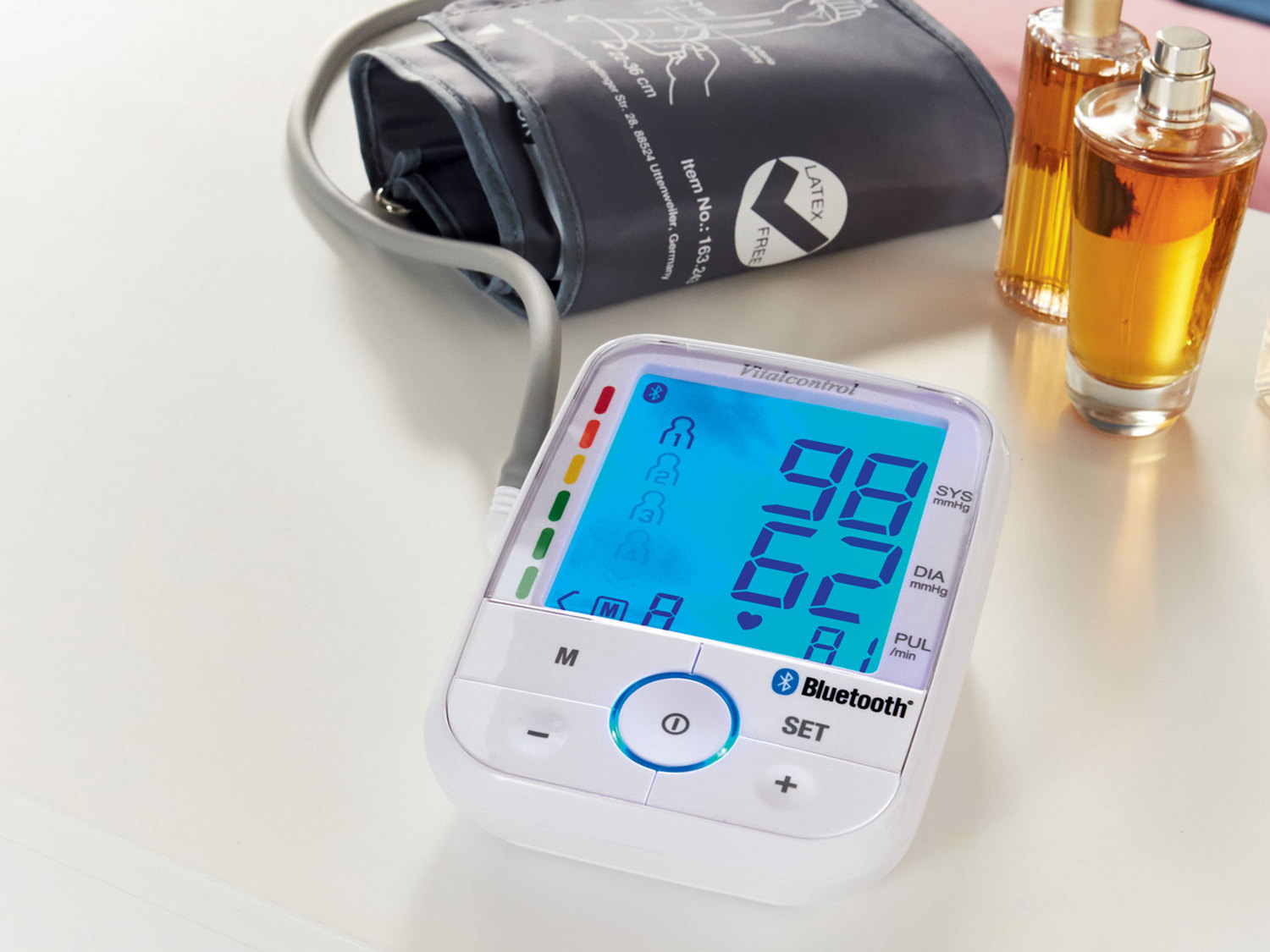 Ciśnieniomierz naramienny z funkcją Bluetooth® Sanitas, cena 99,00 PLN
- pamięć: ...