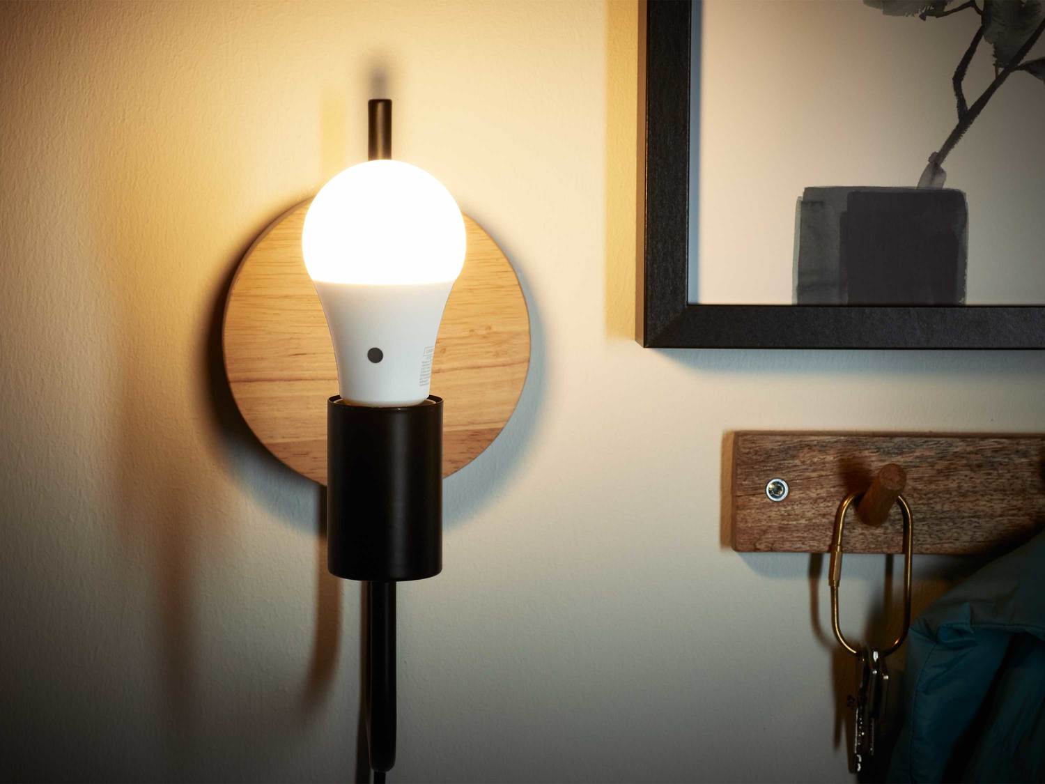 Żarówka LED z czujnikiem ruchu Livarno Lux, cena 24,99 PLN
- czujnik ruchu o ...