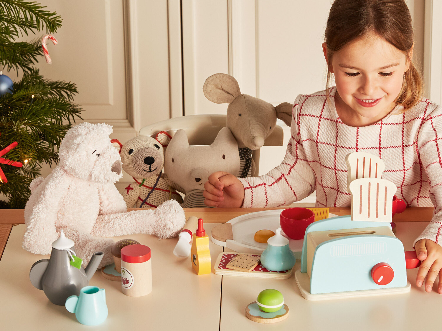 Drewniany zestaw do zabawy w kuchnię Playtive Junior, cena 39,99 PLN
Opis
- 2