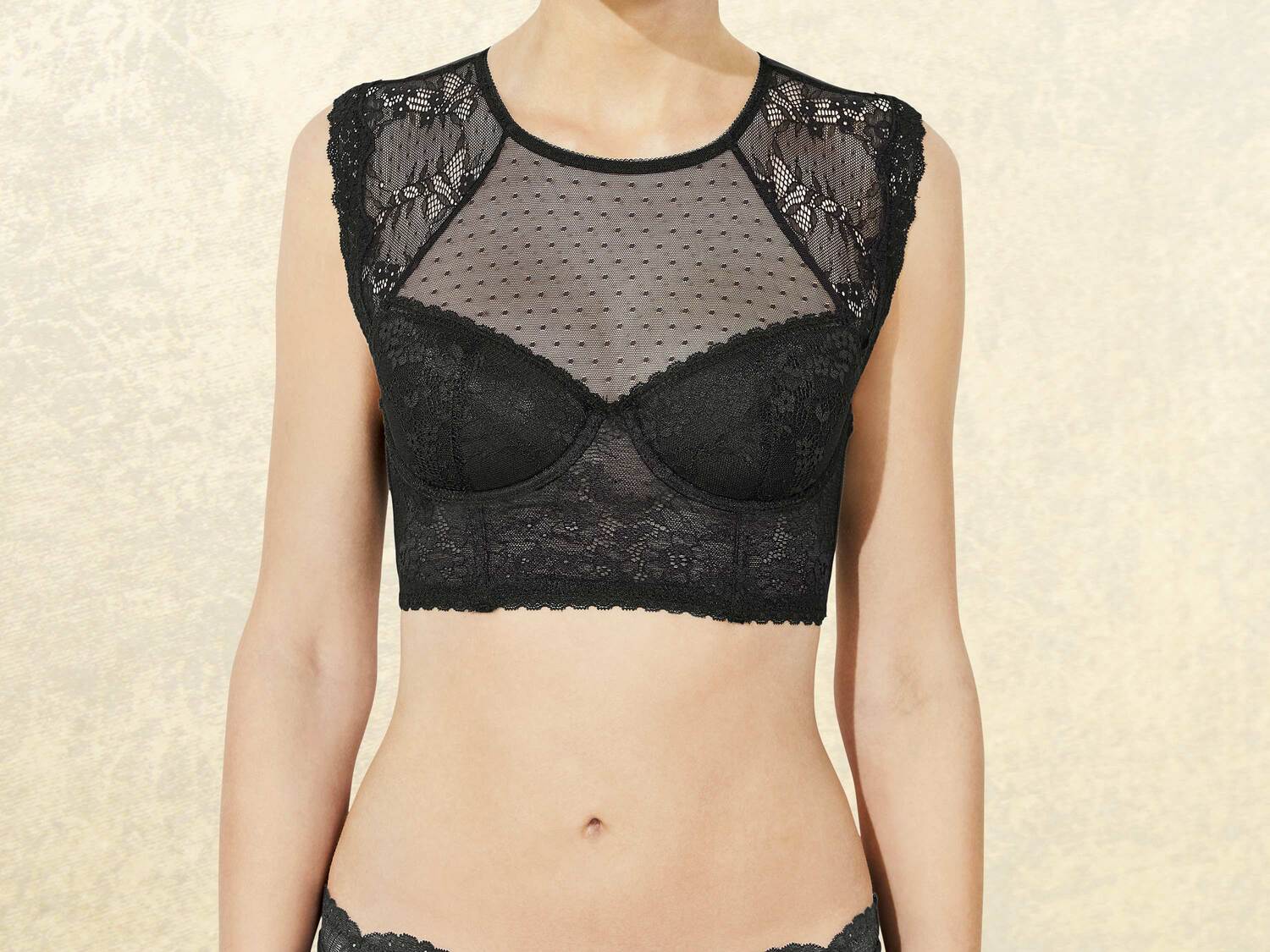 Top z koronką Esmara Lingerie, cena 24,99 PLN
- rozmiary: 75A, 75B, 80B, 85B
Dostępne ...