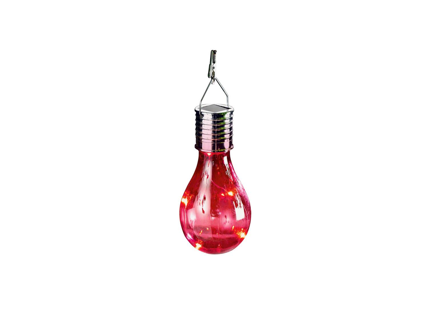 Dekoracyjna lampa solarna LED Melinera, cena 9,99 PLN
4 kolory
- 7,5 x 15 cm ...