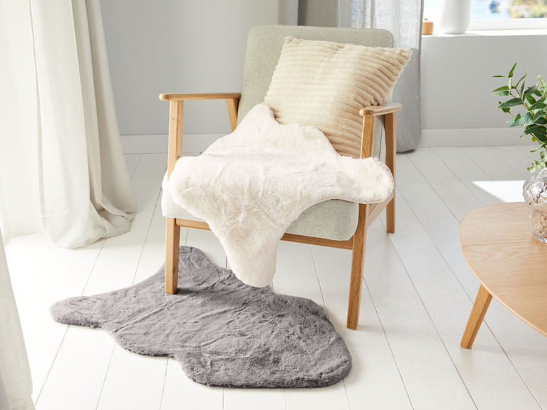 LIVARNO home Dywanik ze sztucznego futra, 60 x Livarno home, cena 39,99 PLN
LIVARNO ...