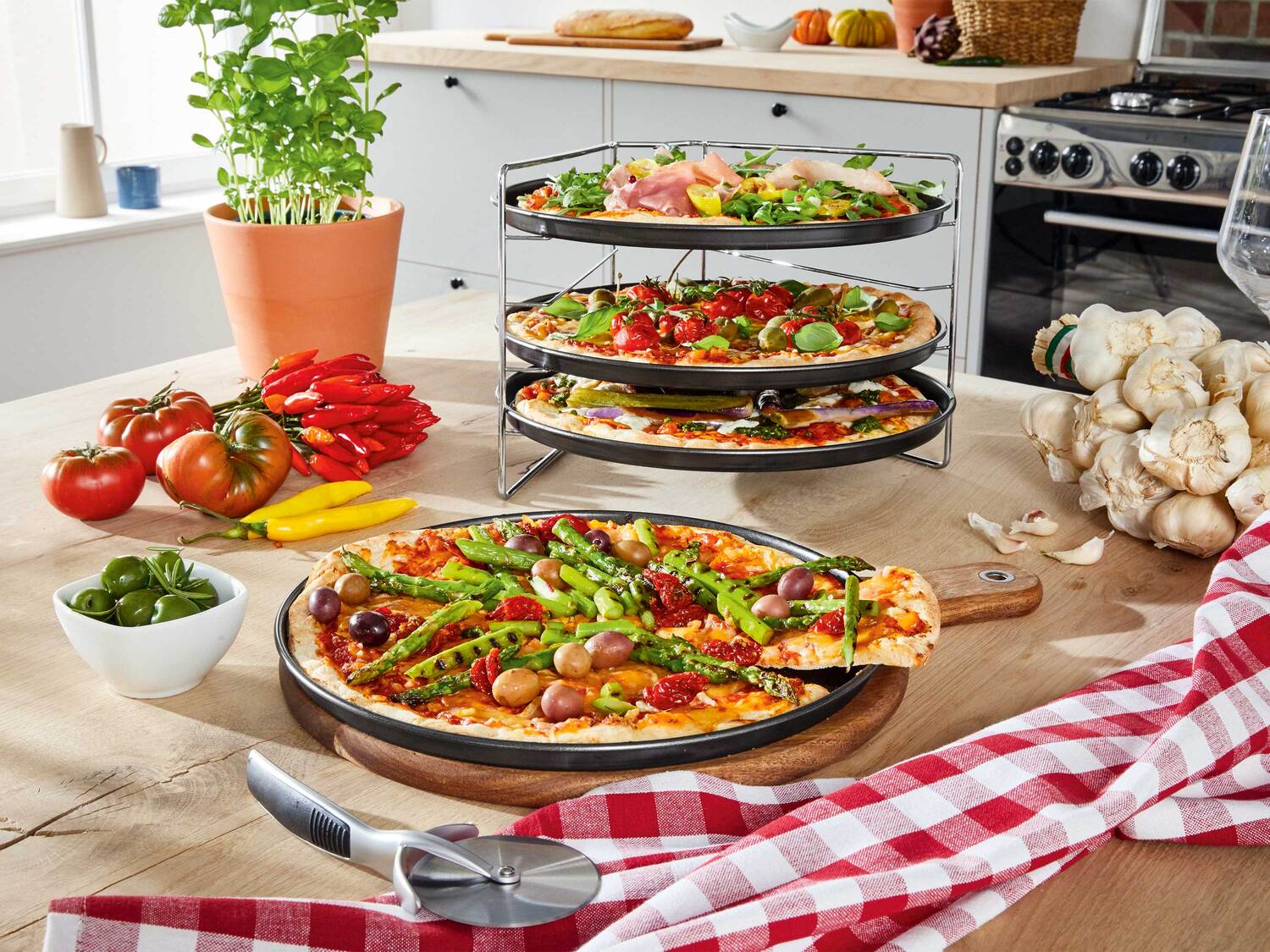 Zestaw 4 blach do pieczenia pizzy Ø 29 cm Zenker, cena 49,99 PLN
- ze stojakiem
- ...