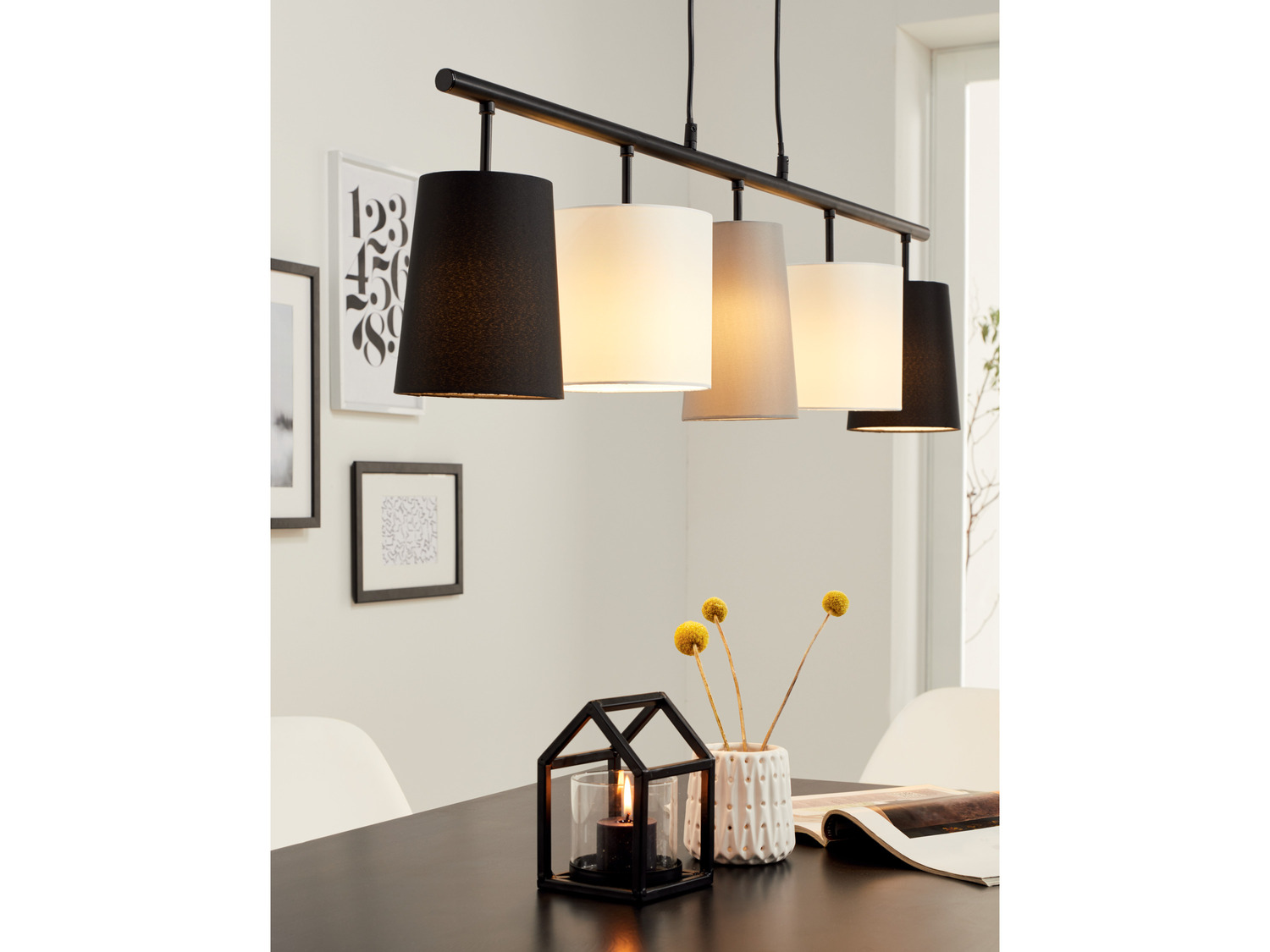 Lampa wisząca LED Livarno, cena 89,00 PLN
- 5 punktów świetlnych z tekstylnymi ...