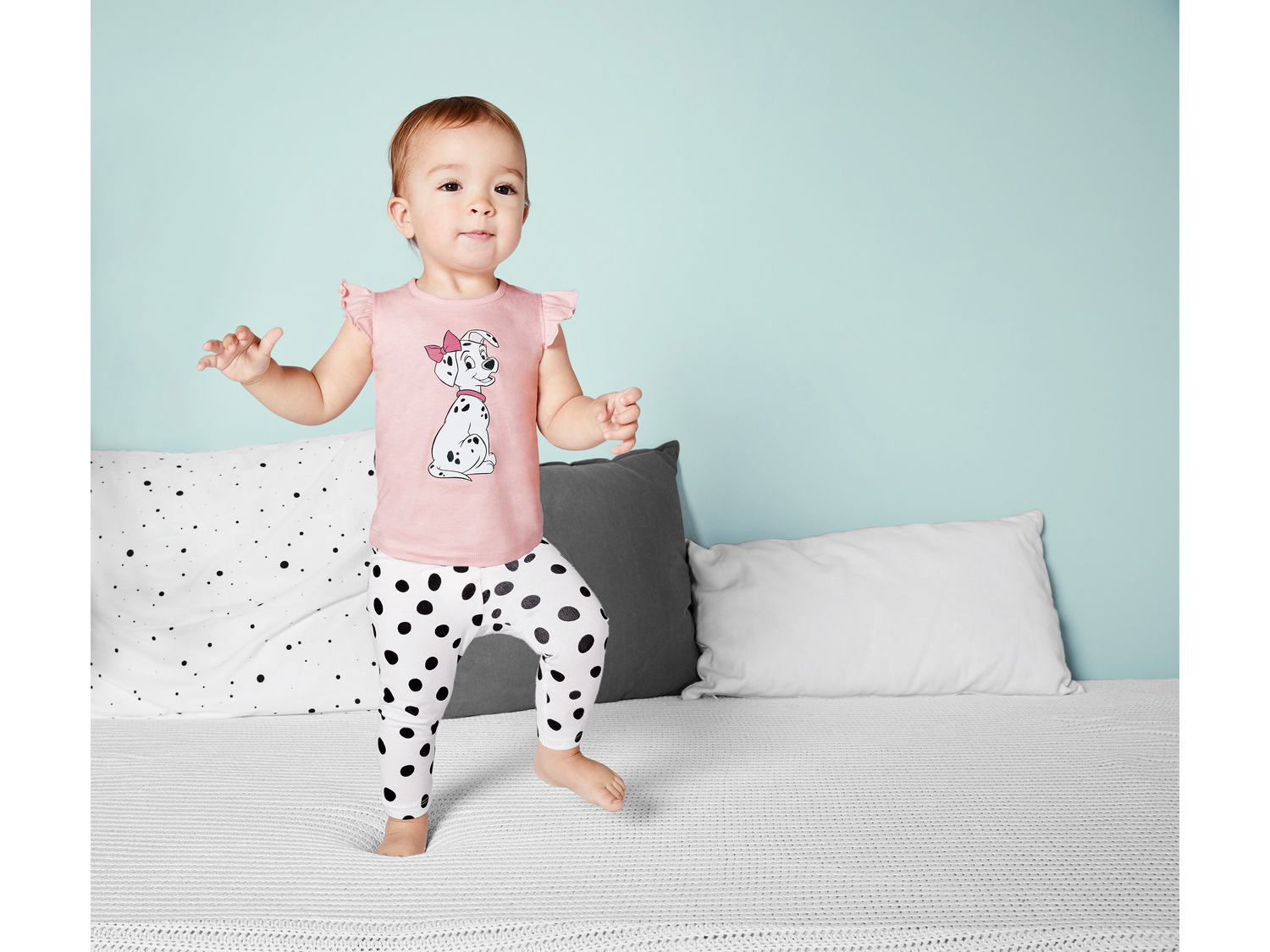 Zestaw dziewczęcy Lupilu, cena 24,99 PLN
- koszulka + legginsy
- rozmiary: 62-92
- ...
