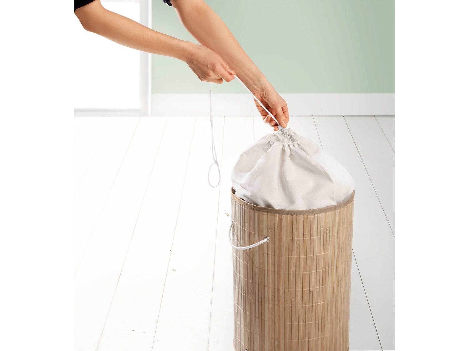 Bambusowy kosz na pranie Miomare, cena 39,99 PLN
- 35 cm x 50 cm (Ø x wys.)
- ...