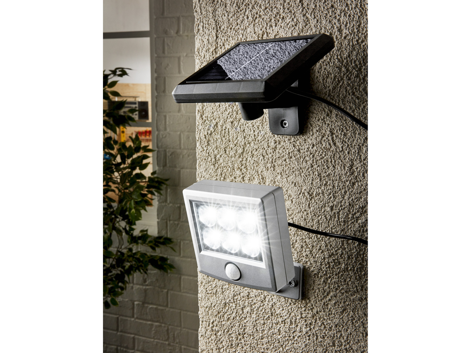 Reflektor solarny SMD LED Livarno, cena 39,99 PLN
- odporny na temp. do -21°C
- ...