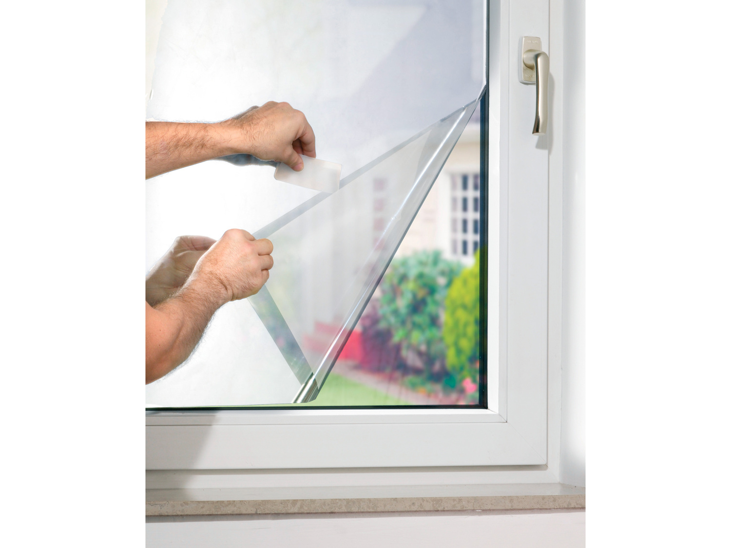 Folia przeciwsłoneczna Parkside, cena 29,99 PLN 
2 wzory 
- samoprzylepna
- ...