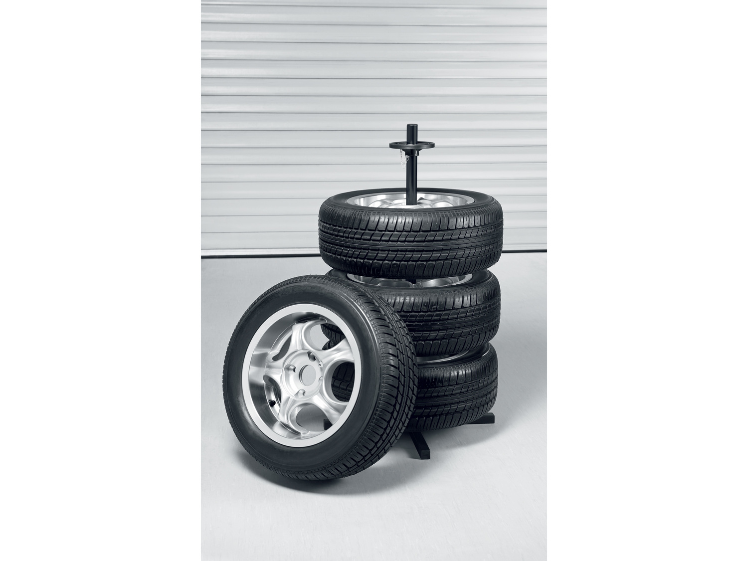 Stojak na felgi z akcesoriami Ultimate Speed, cena 49,99 PLN
- w zestawie m.in.: ...