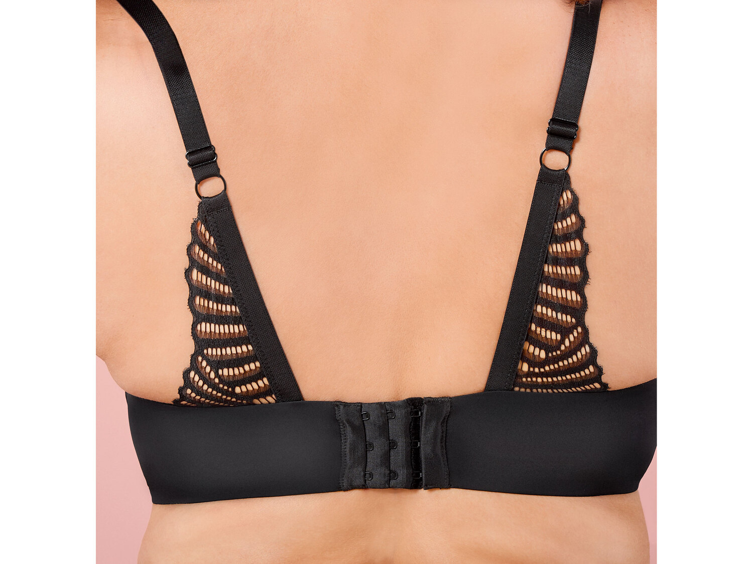 Biustonosz Esmara Lingerie, cena 24,99 PLN 
- rozmiary: 85C, 85D, 90C, 90D, 95C, ...