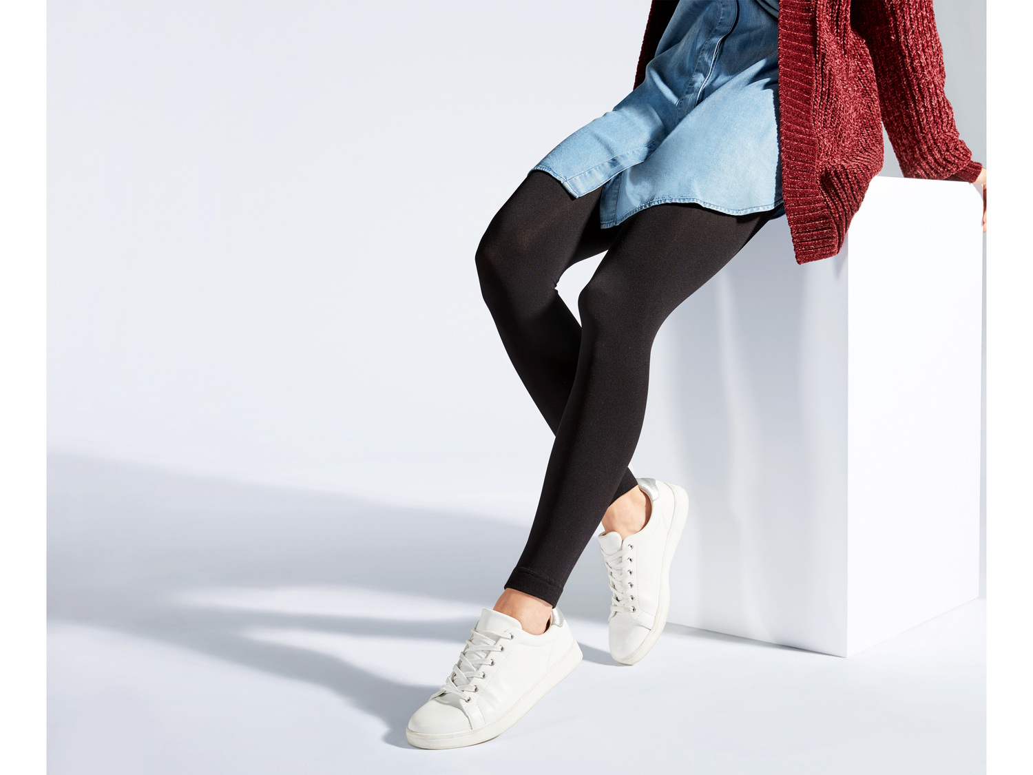 Legginsy termiczne damskie Esmara, cena 15,99 PLN
- rozmiary: S-XL
- ciepłe i ...