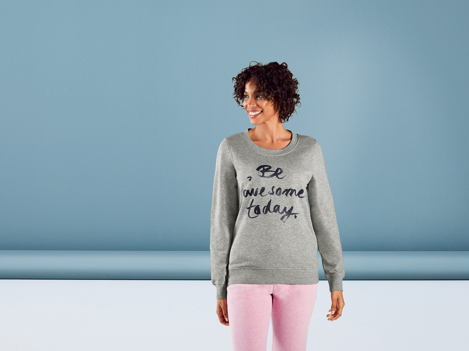 Bluza dresowa damska z biobawełną Esmara, cena 34,99 PLN
- rozmiary: XS-L
- wysoka ...