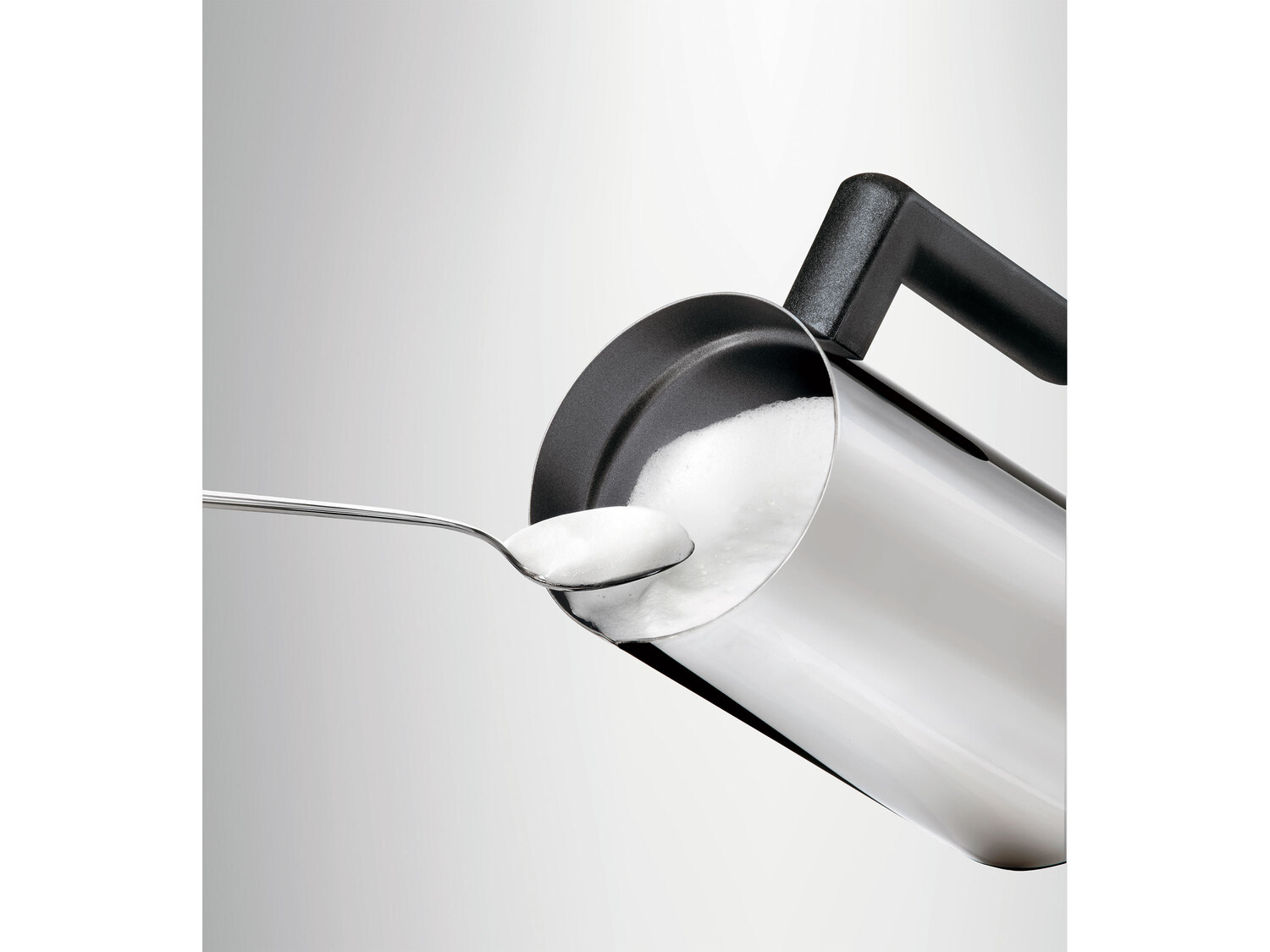 Spieniacz do mleka 500 W Silverscrest Kitchen Tools, cena 99,00 PLN
- 4 programy: ...