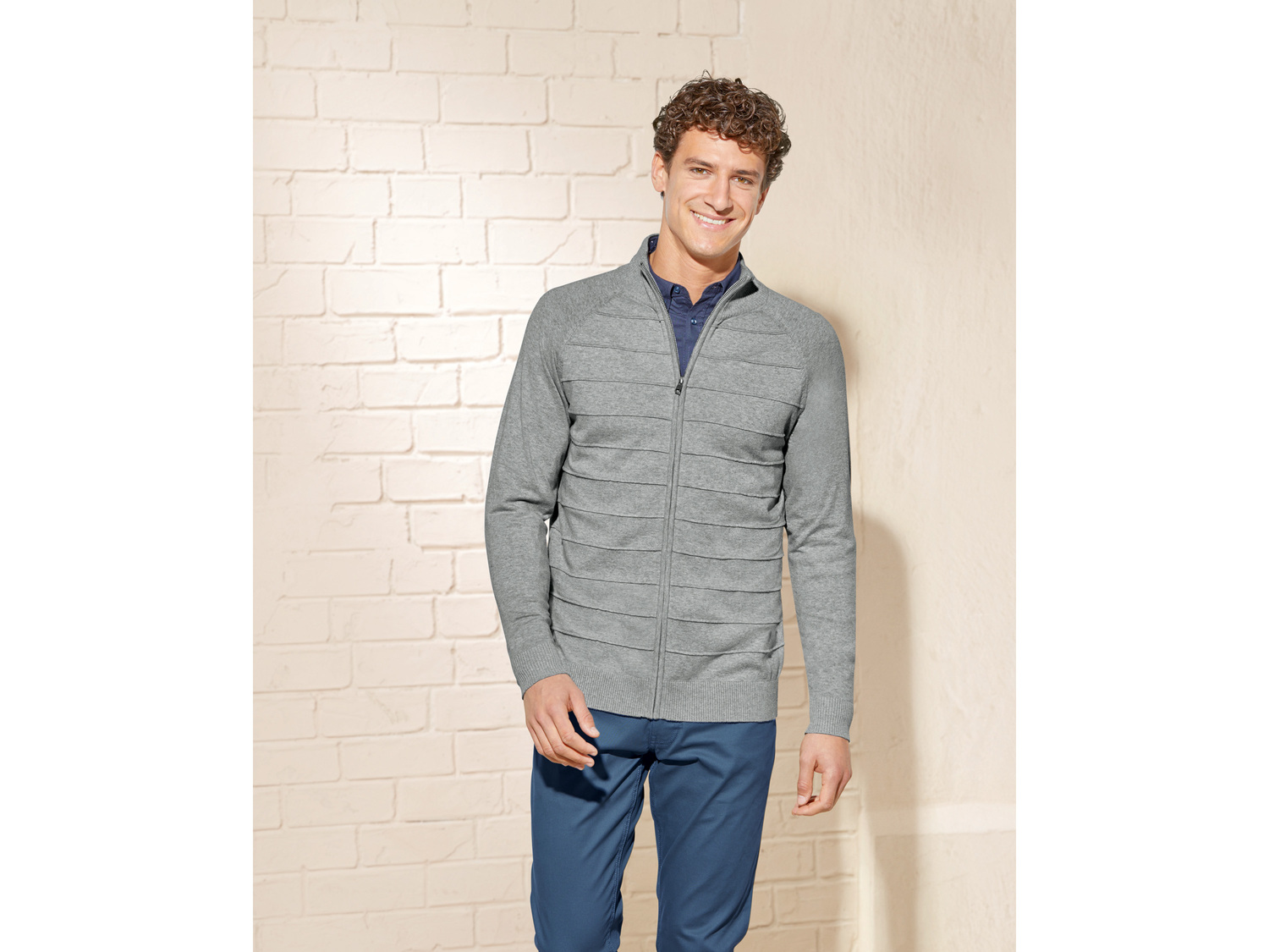 Sweter męski Livergy, cena 39,99 PLN
- rozmiary: M-XL
- wysoka zawartość bawełny
Dostępne ...