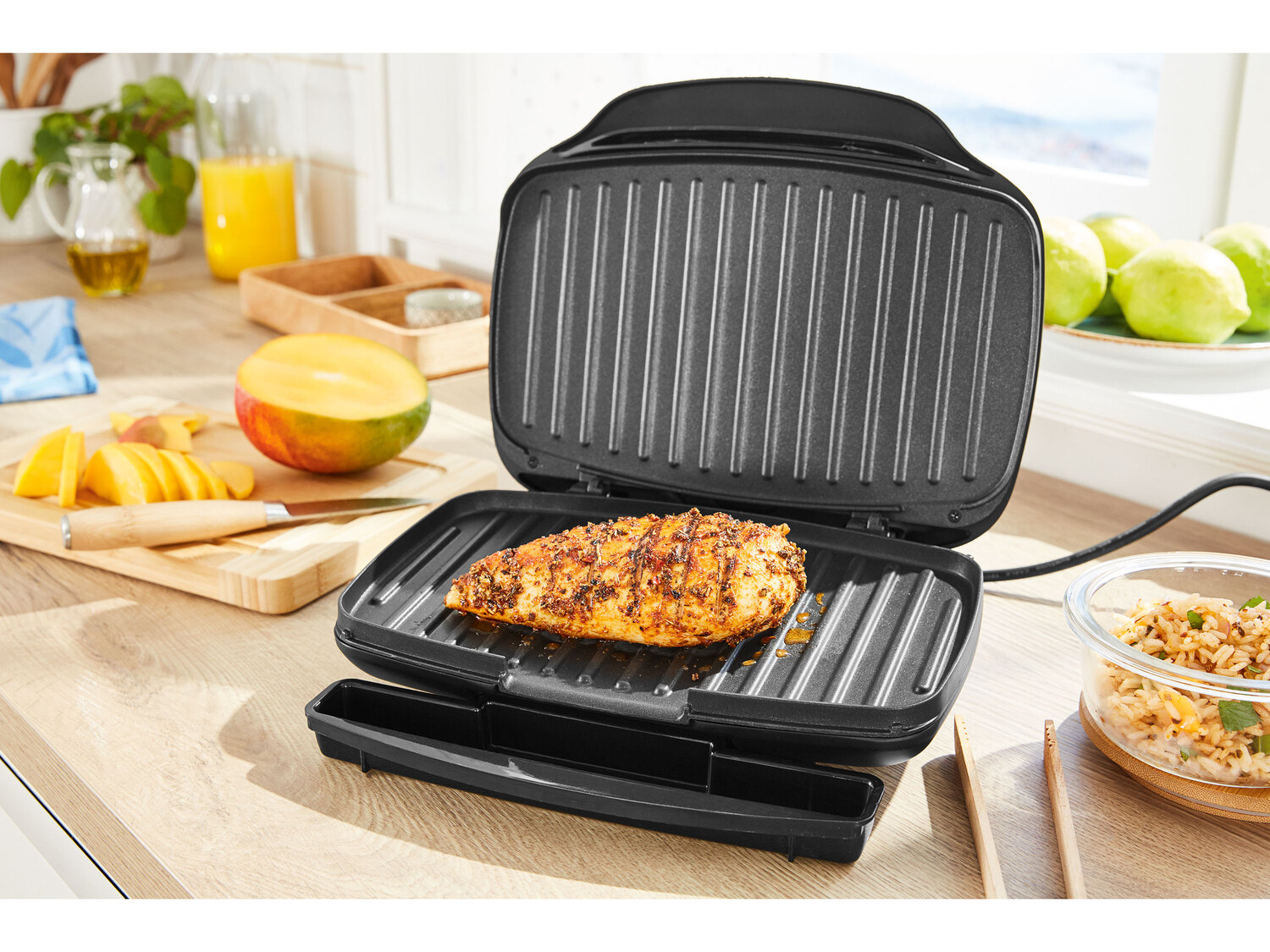 Grill kontaktowy 1000 W Silverscrest Kitchen Tools, cena 69,90 PLN
- z pojemnikiem ...