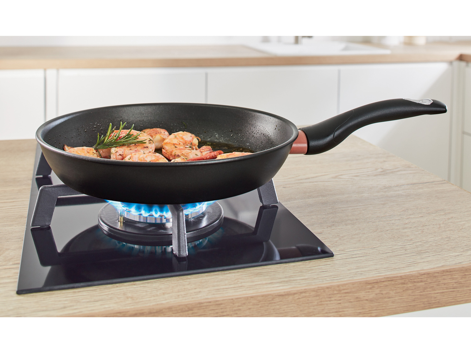 Patelnia aluminiowa z powłoką tytanowo-plazmową ⌀ 28 cm , cena 79,90 PLN
- ...