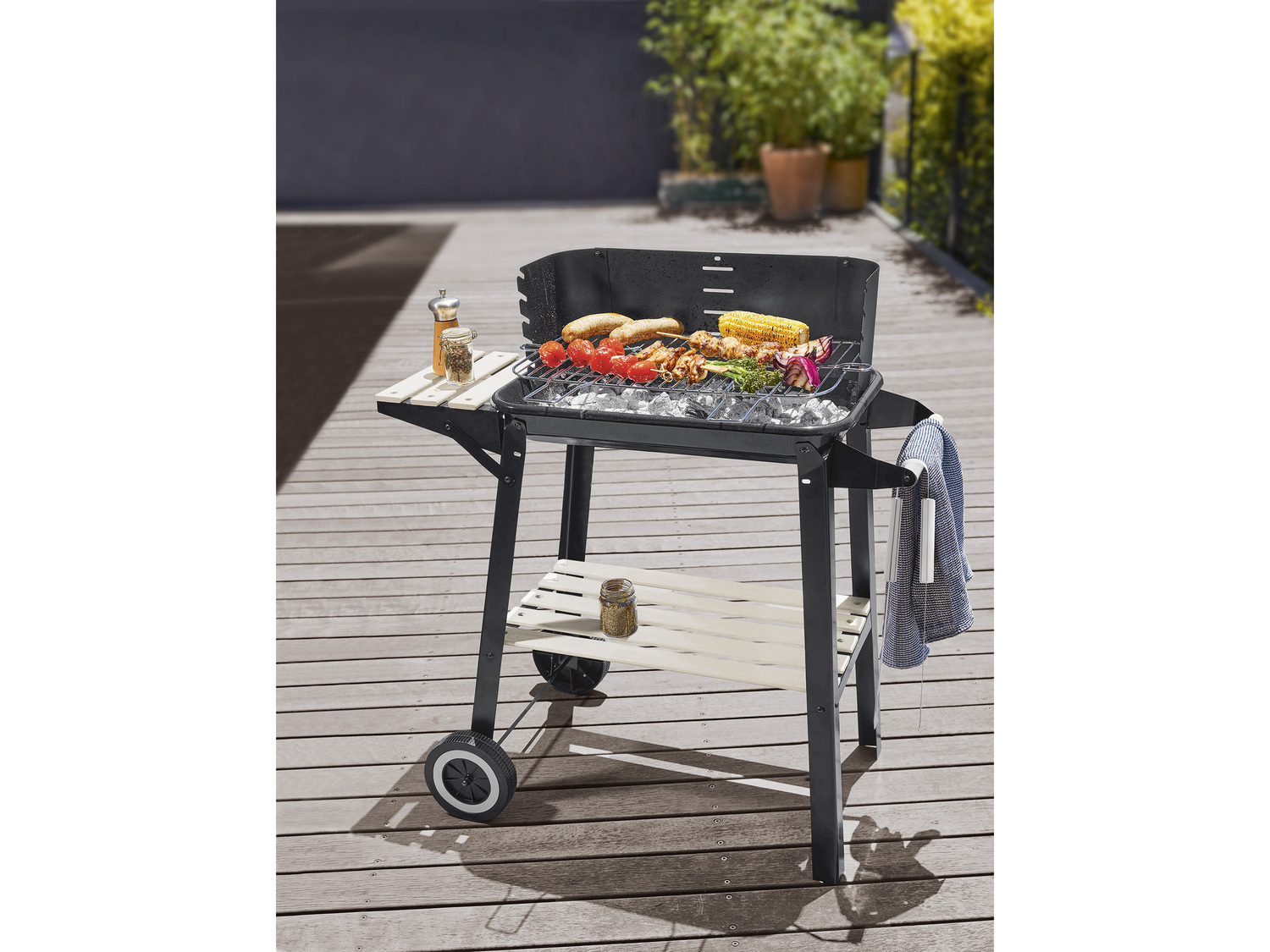 Grill na kółkach , cena 89,90 PLN
- 84 x 86 x 45 cm (szer. x wys. x gł.)
- ...