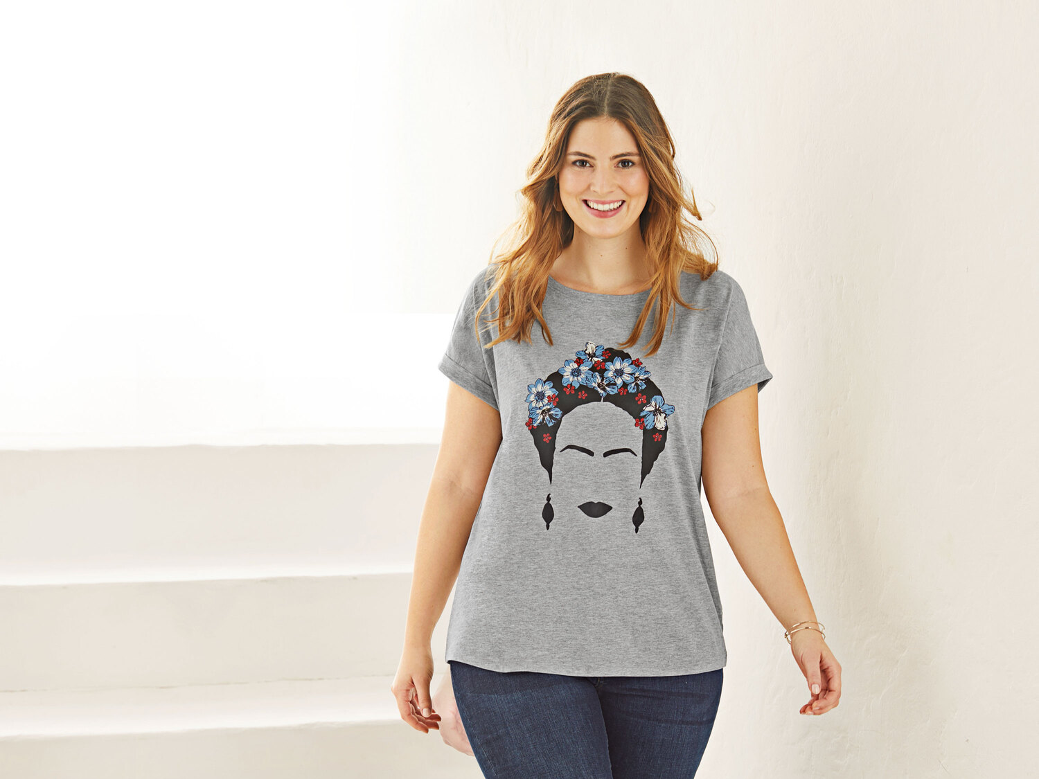 T-shirt damski z bawełną Esmara, cena 24,99 PLN
- 90% bawełny, 10% wiskozy (Lenzing)
- ...