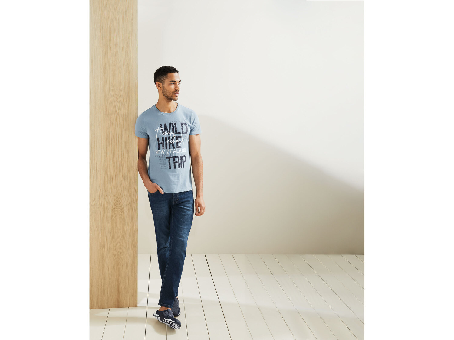 T-shirt męski , cena 14,99 PLN
- 100% bawełny
- rozmiary: M-XL
Dostępne rozmiary
Opis
- ...