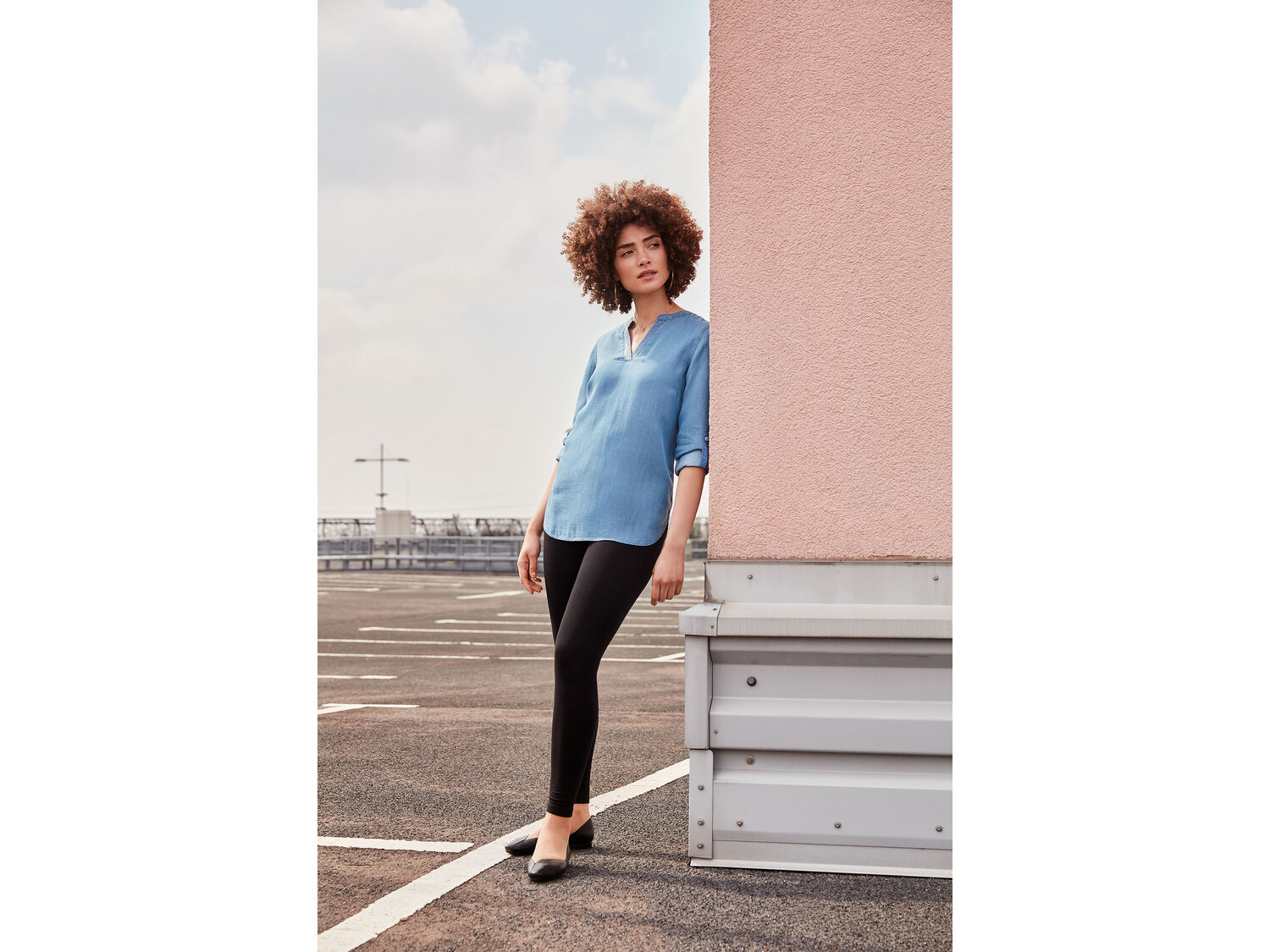 Legginsy damskie Esmara, cena 17,99 PLN
- rozmiary: XS-L
- regularny stan
- ...
