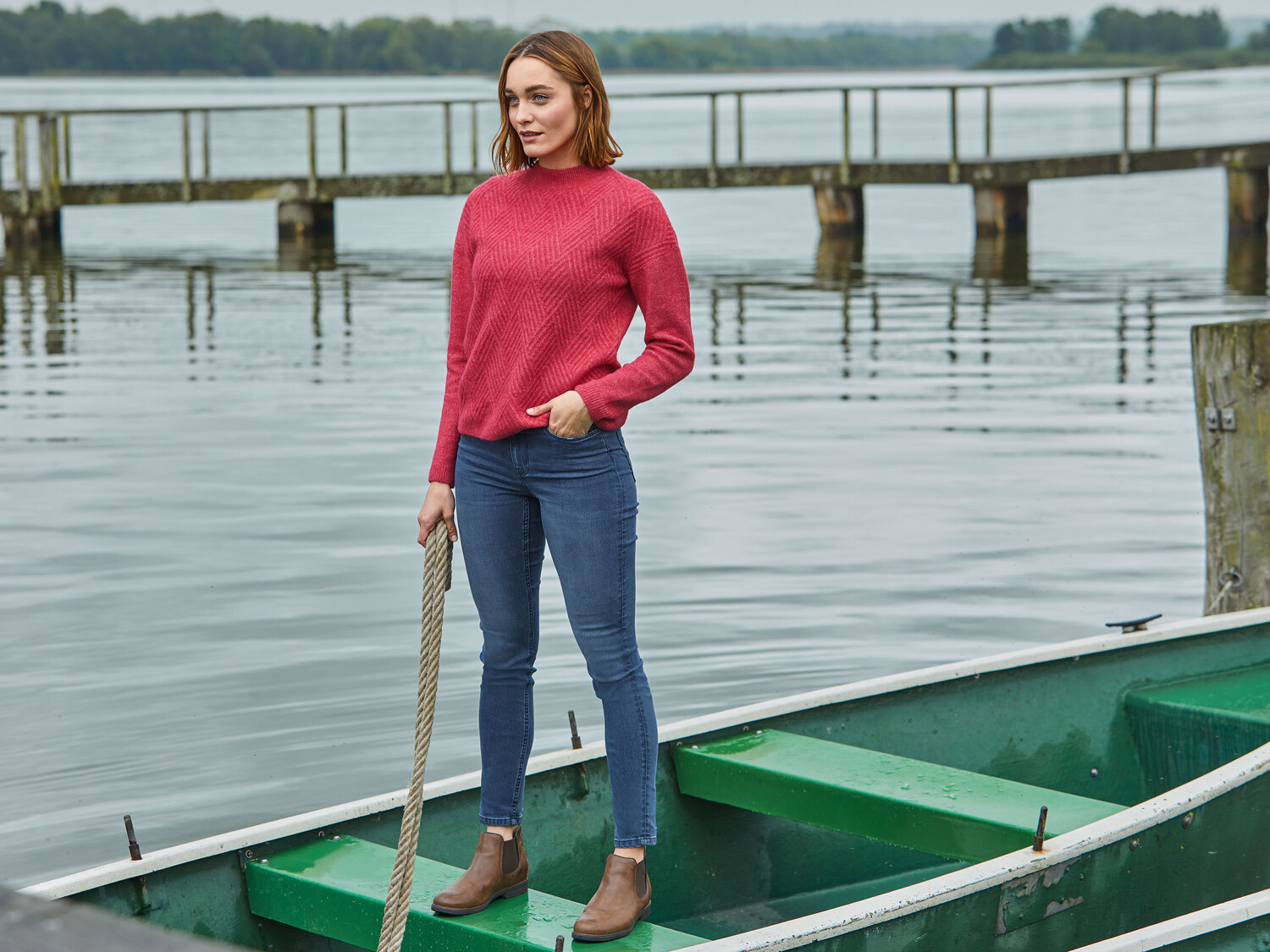 Jeansy damskie Esmara, cena 34,99 PLN
- wysoka zawartość bawełny
- rozmiary: ...