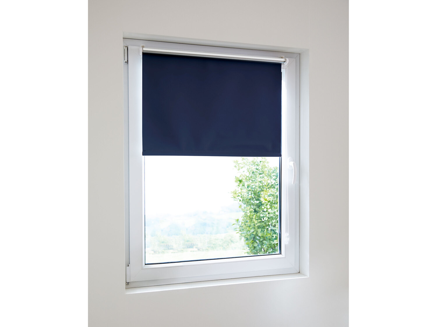 Roleta okienna , cena 39,99 PLN
80 x 150 cm
- tył odbijający światło z ...