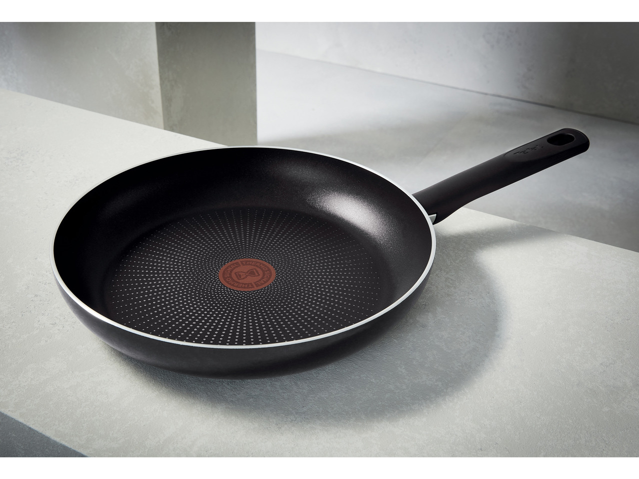 TEFAL® Patelnia aluminiowa Ø 28 cm , cena 48 PLN
- do wszystkich rodzajów ...