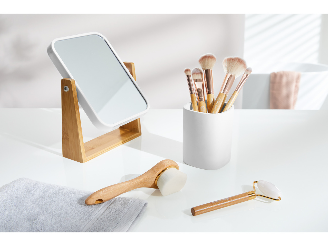 LIVARNO HOME® Akcesoria kosmetyczne z bambusa , cena 24,99 PLN
LIVARNO HOME® ...